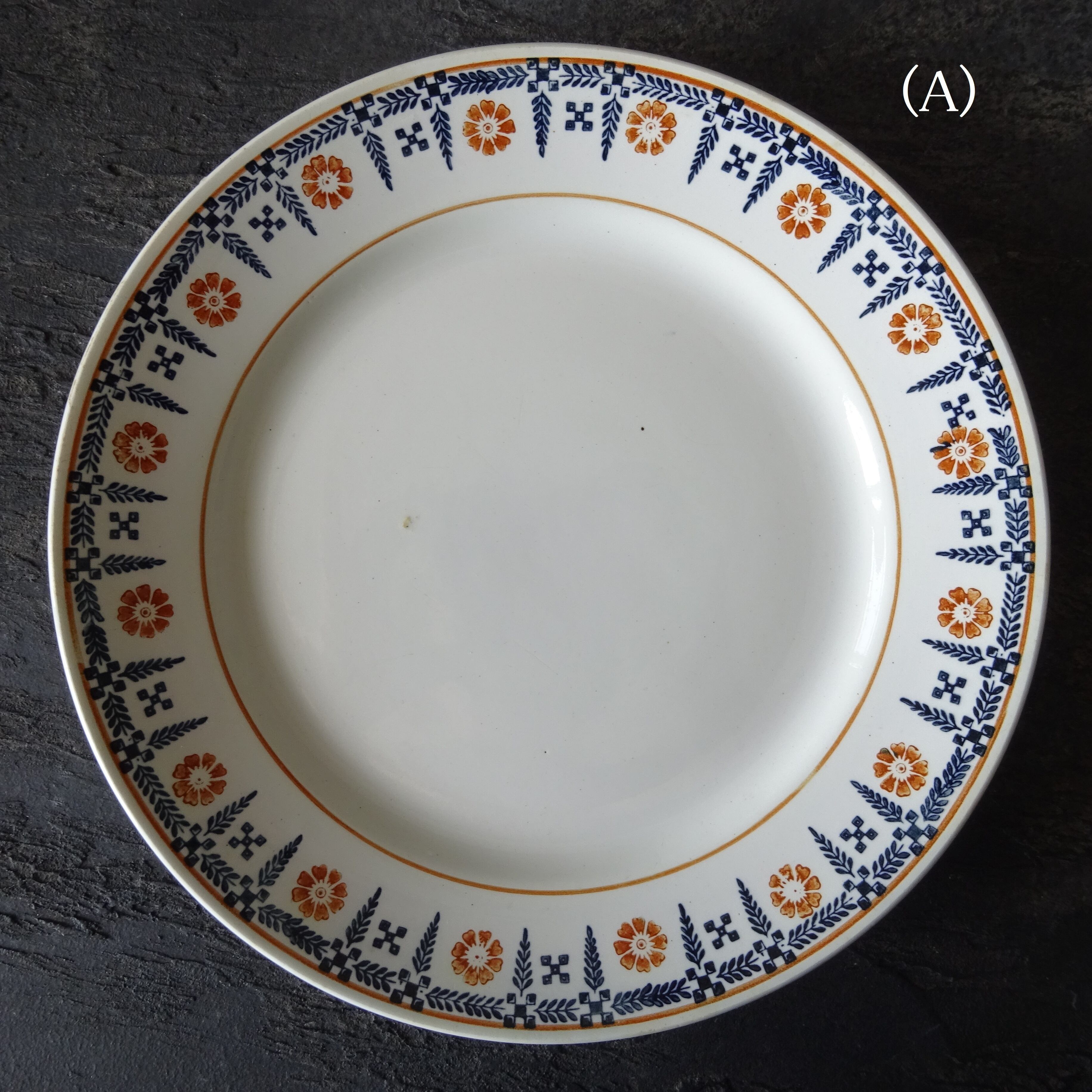 【 Épuisé 】ST AMANDINOISE* décor《floral sur le marli bleu et orange》 ensemble de 2 assiettes plates