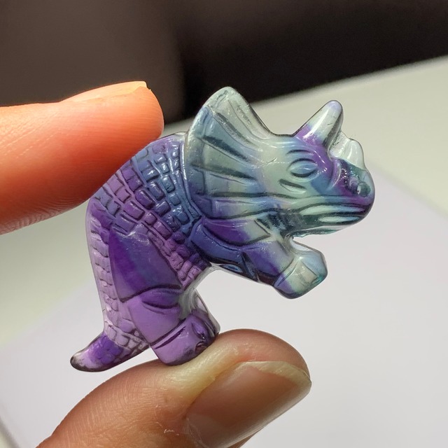 6.恐竜・トリケラトプス☆フローライトペンダントトップ