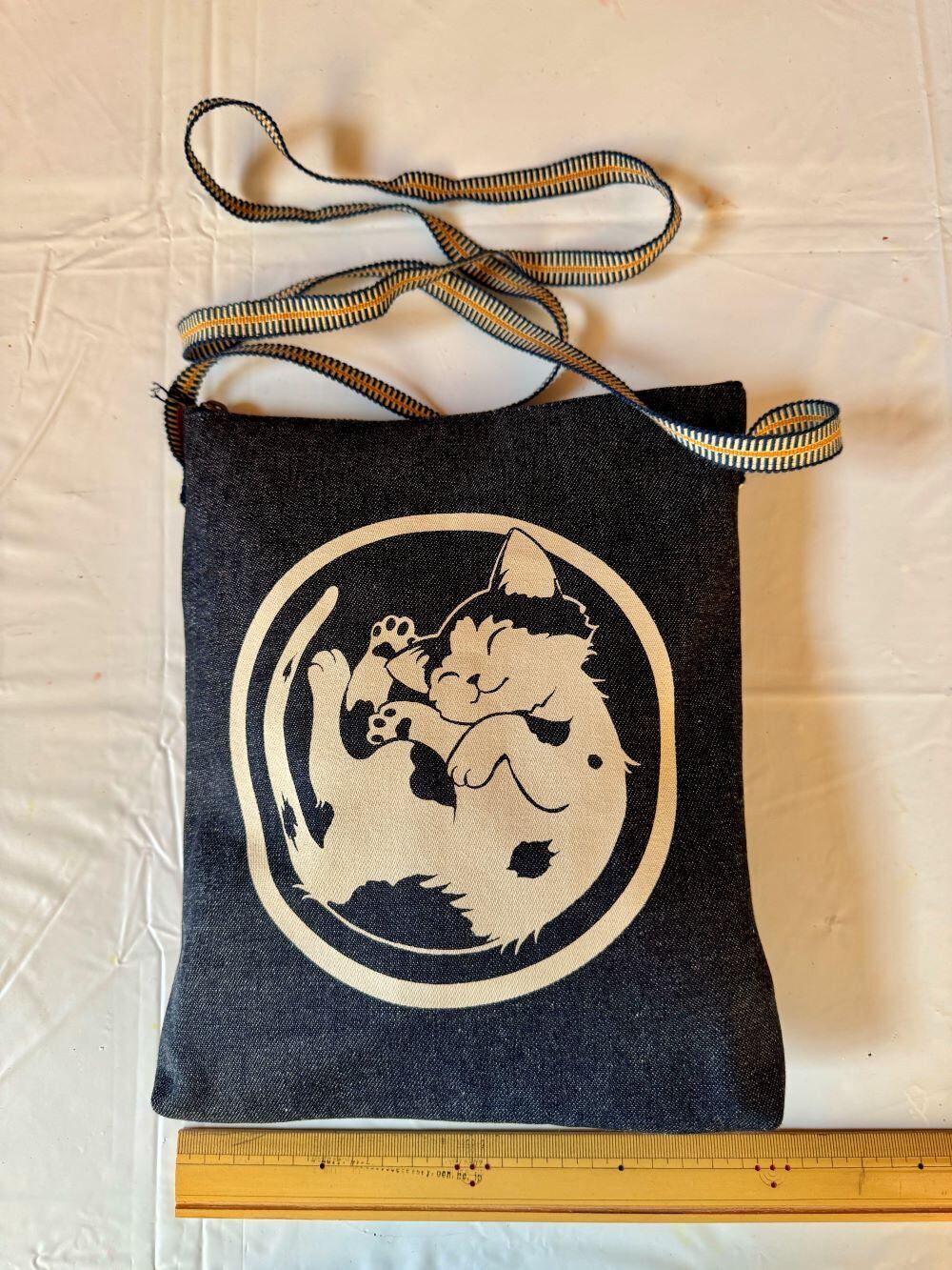 岡山デニム「にゃおとら」ポシェット（A） Japanese denim pochette (A