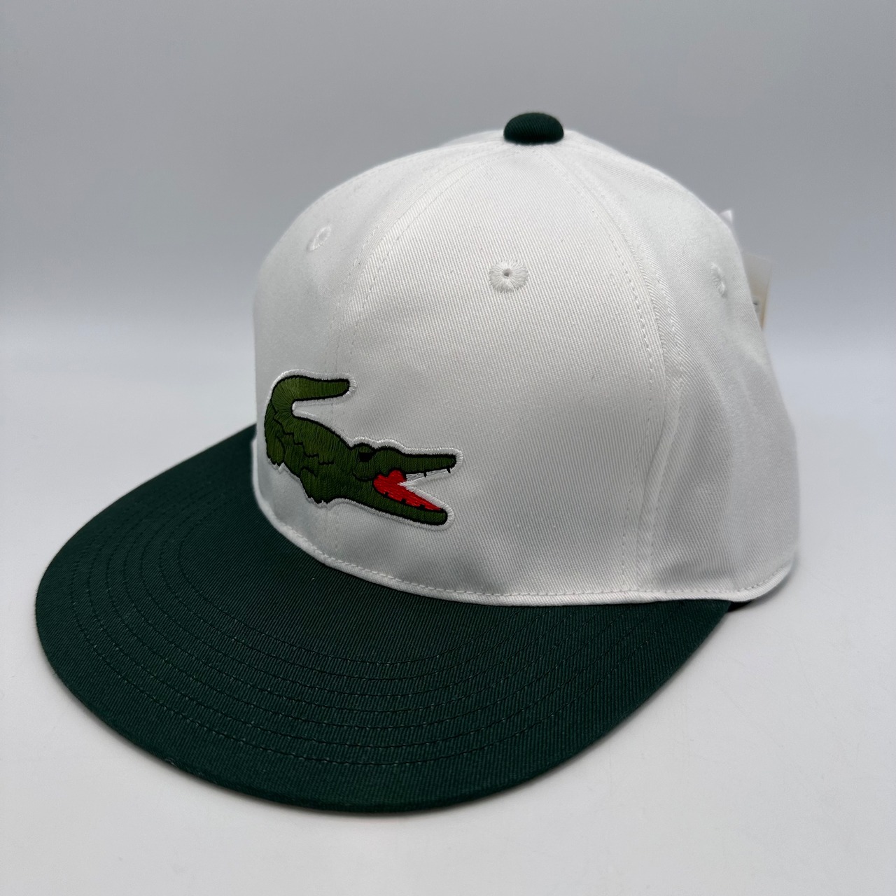 LACOSTE FLAT VISOR CAP 全2種