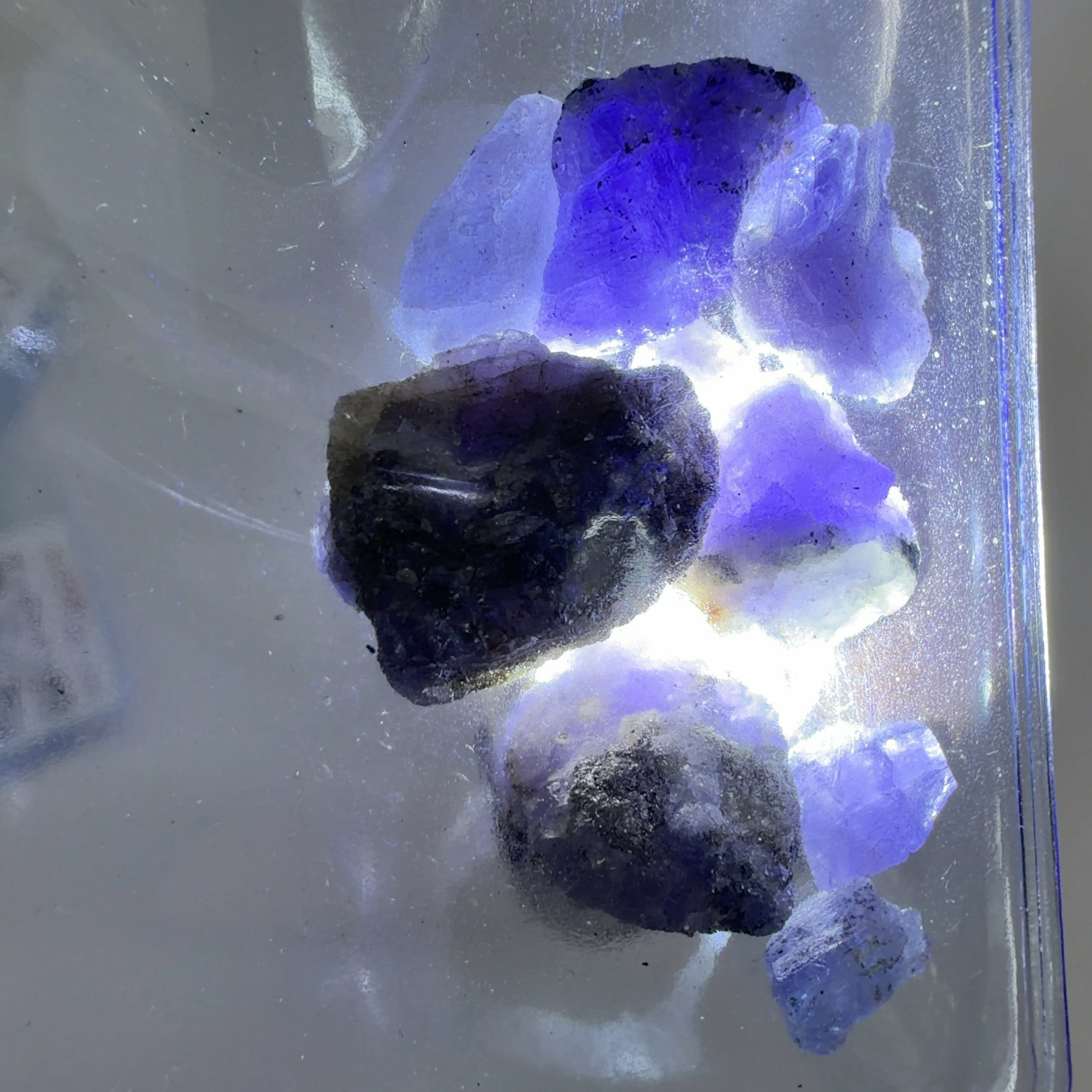 ⭐タンザナイト（灰簾石/黝簾石) | クリスタル・ワールド御徒町店