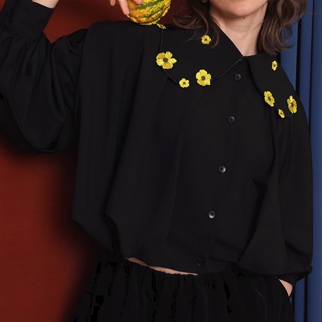 【Camoooni】フラワー刺繍ビックカラーブラウス　2color　10967