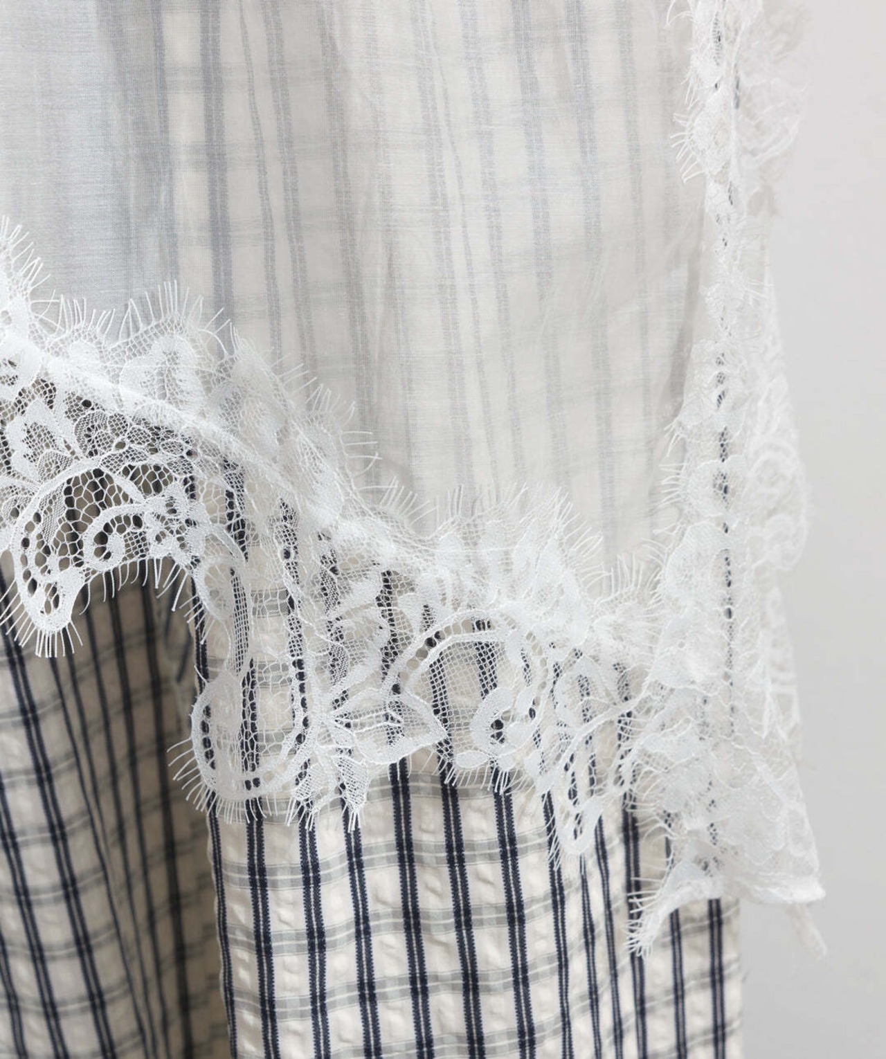 2605142 レースヘムレイヤードカットソー white