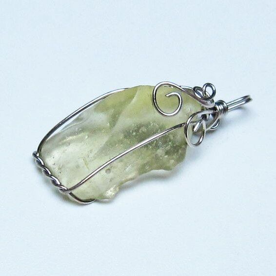 リビアングラス ペンダント 一点物 メール便可 112-13718