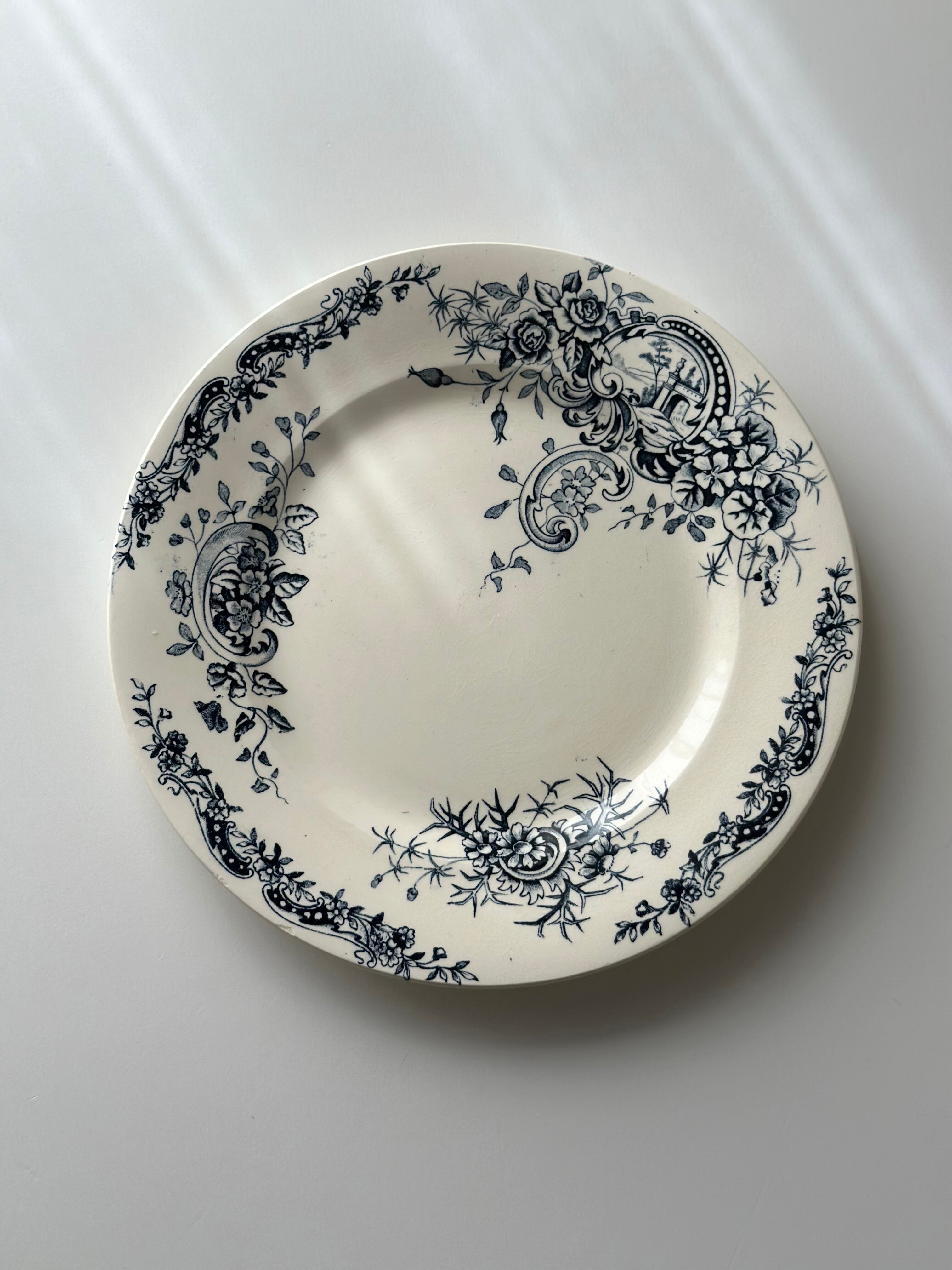 美品　フランス　アンティーク　Salins サラン　ロカイユのデザートプレート Salins サラン / “Rocaille” ロカイユ装飾のデザートプレート b