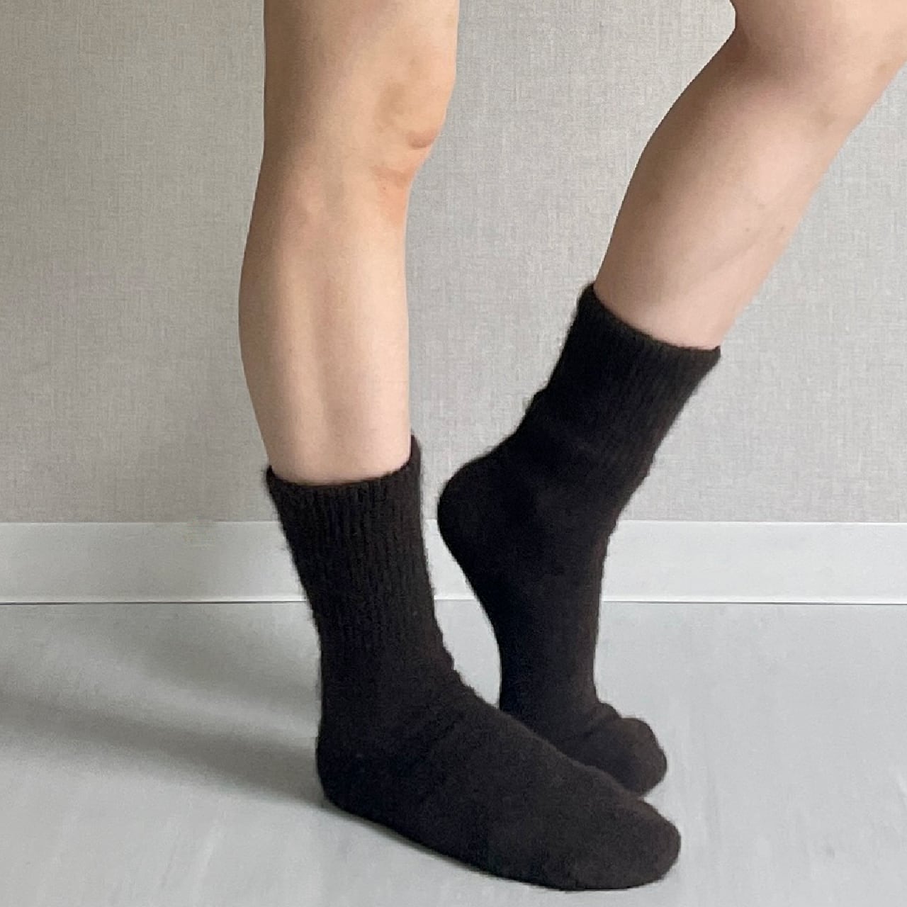 ヤクの靴下／毛100％タイプ｜こげ茶 | 空飛ぶ羊 BASE webshop