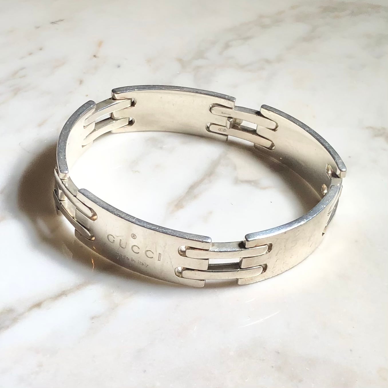 GUCCI heavy gauge silver gate bracelet | NOIR ONLINE