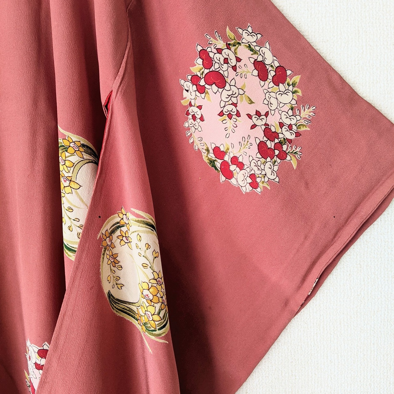 Japanese Vintage Haori Long Meisen 刳り Camellia Pattern Silk 
