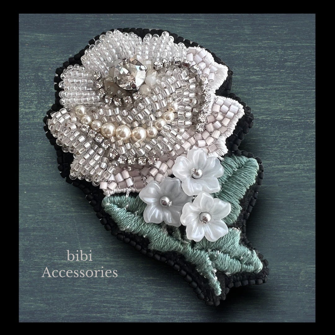ビーズ刺繍薔薇のブローチ】 | bibi Accessories