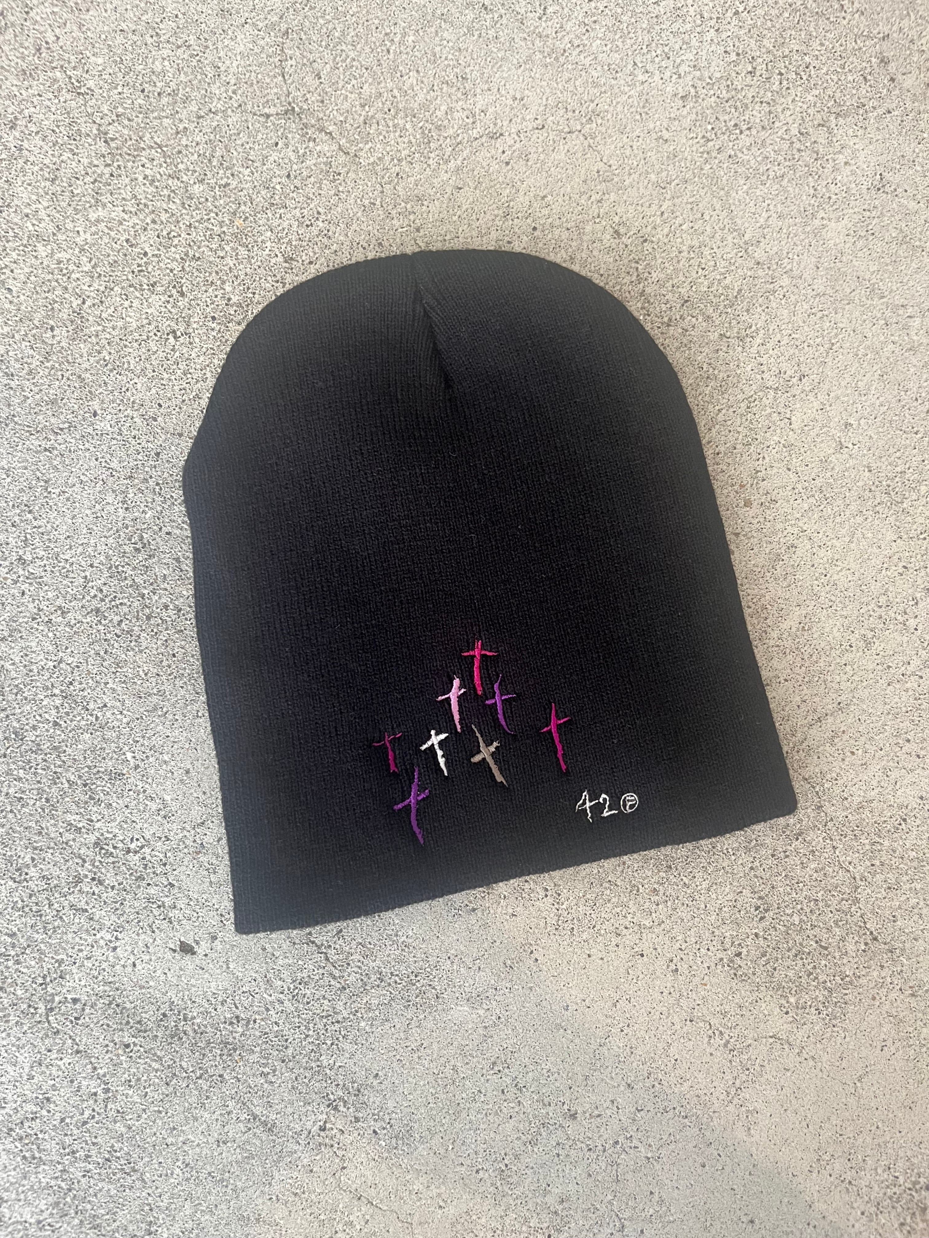 "深緑" CROSS embroidery beanie / GREY