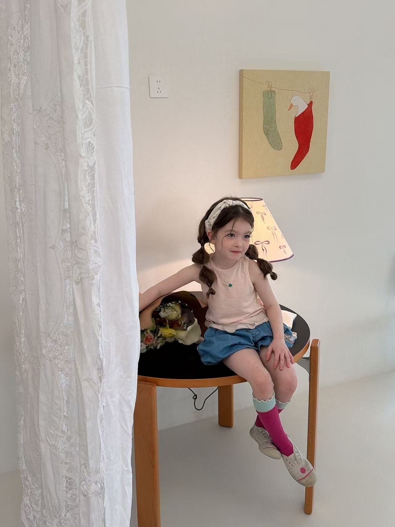 [aiai] Sky Sky Soft Sleeveless Tee / [아이아이] 하늘하늘소프트나시티
