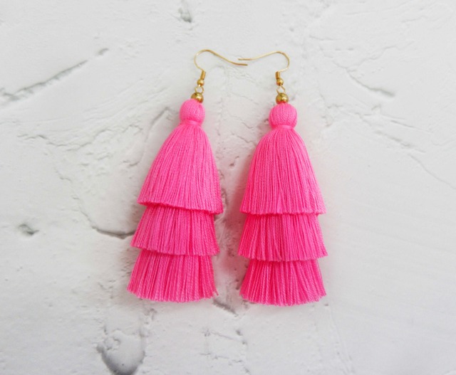 タッセルピアス