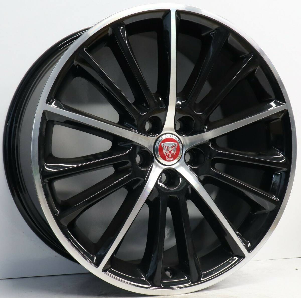 ［ペイ］ジャガー純正PCD108 19インチアルミホイールタイヤセット 美品 正規品】ジャガー E-PACE 純正 19in 8J +40 PCD108 グッドイヤー