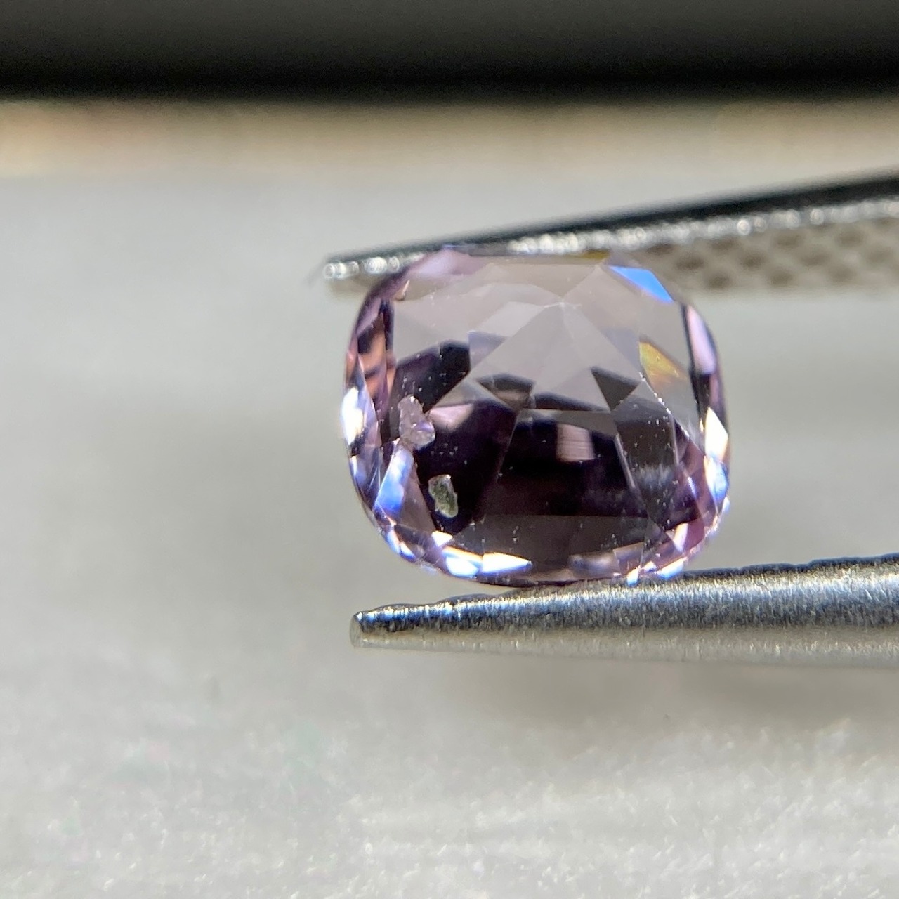 クッションみたいなスピネル 訳あってお買い得 約4.9mm*3.5mm r-0343