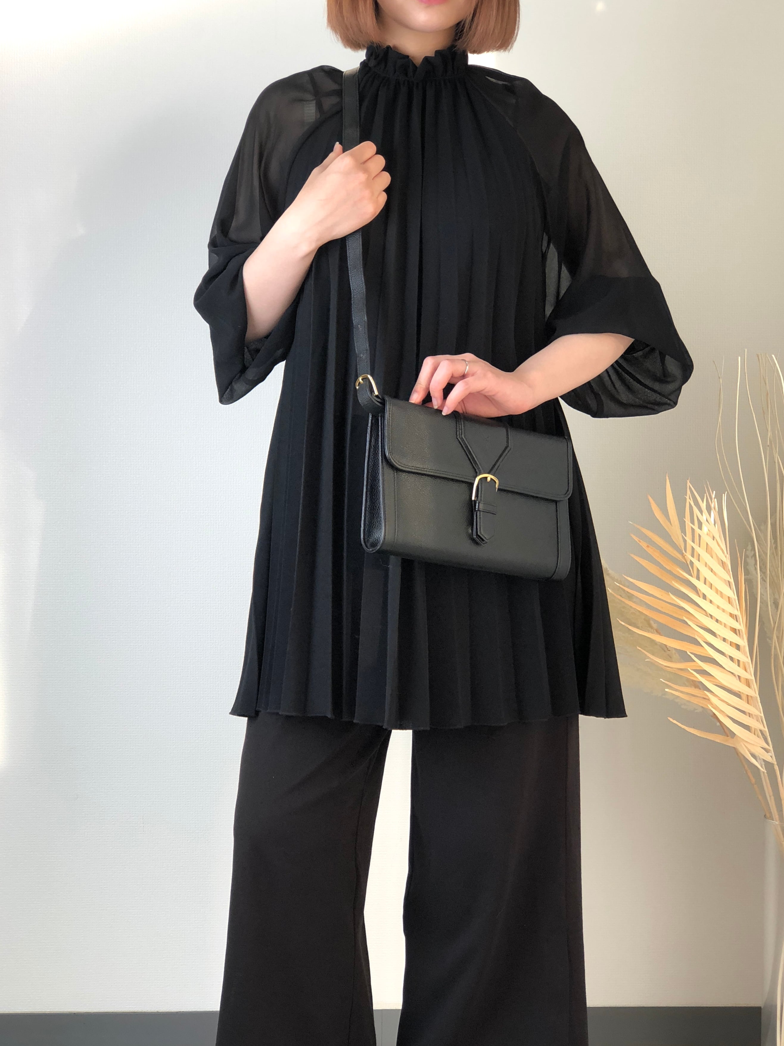 Yves Saint Laurent イヴ・サンローラン ショルダーバッグ ブラック