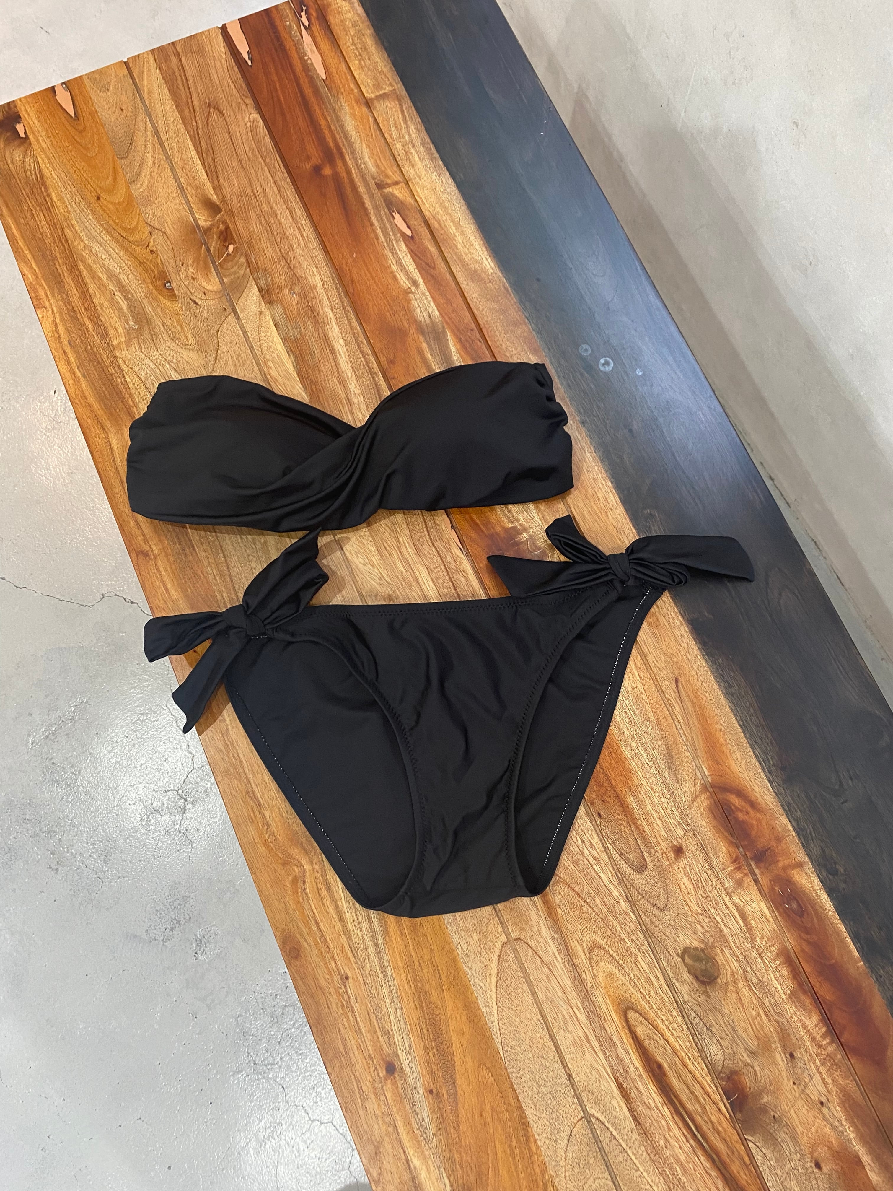   ブラック水着 Amazon.co.jp: Batgirl Bandeauビキニレディース水着 カラー