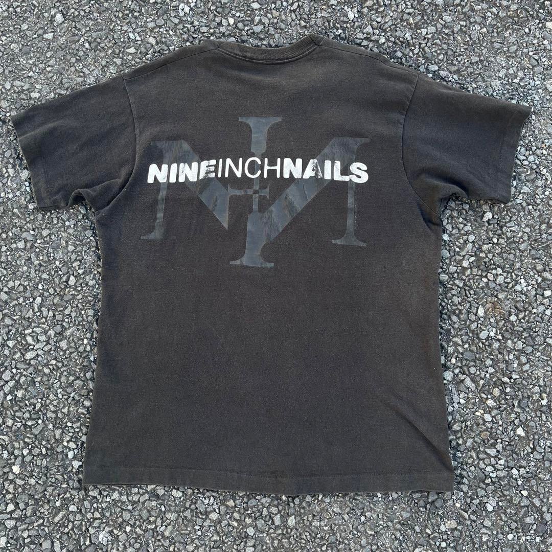 Nine Inch Nails ナインインチネイルズ　ボックスロゴ　 刺繍 Tシャツ | Rico clothing powered by BASE