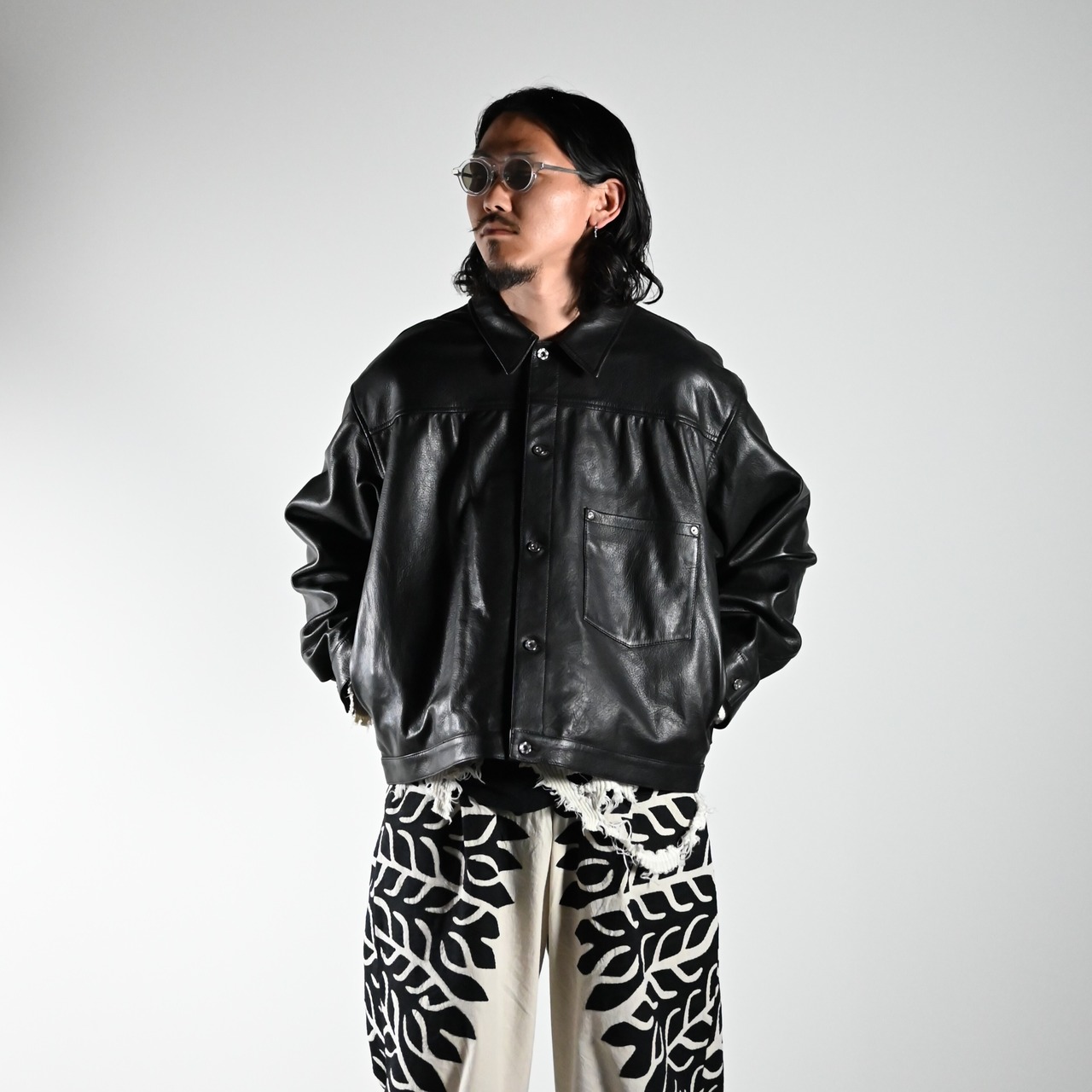 CCUの新作「TRUCKER JACKET」コーディネート