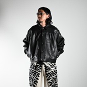 CCUの新作「TRUCKER JACKET」コーディネート