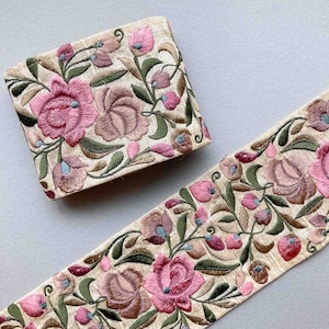 〈最終入荷〉ピンクとベージュのお花太幅インド刺繍リボン（1mカット）