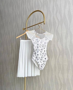 モノトーンフラワー メッシュハーフスリーブ バレエレオタード