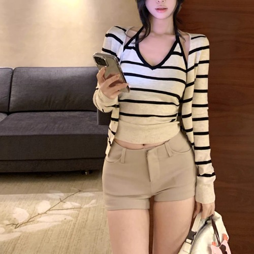 【2点セット】ボーダーカーデ＋ホルターネックキャミ＋ショートパンツ ・75717