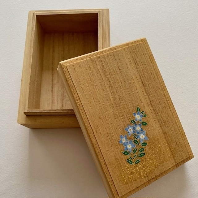 桐の箱　桔梗の花（截金）
