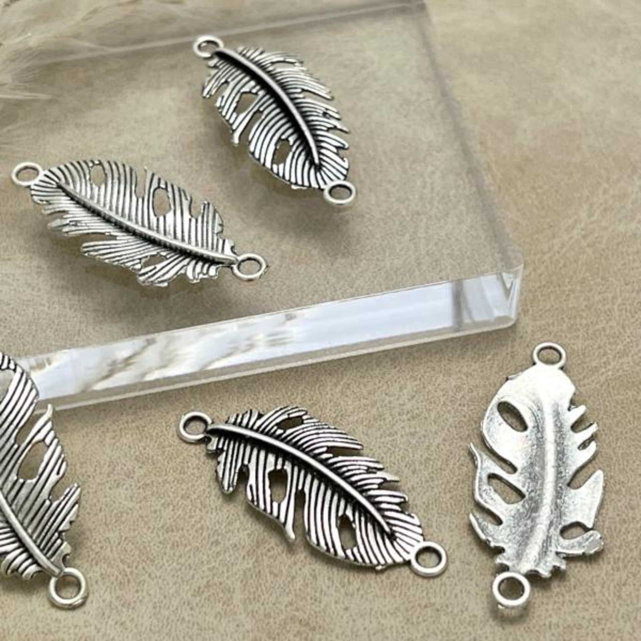 【4個】フェザー両カンチャーム/ブレスレット/羽根