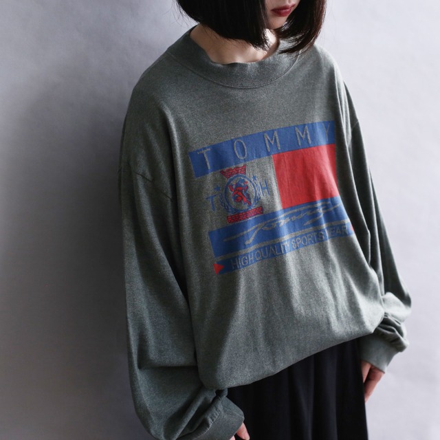 "tommy hilfiger" front and back print l/s tee