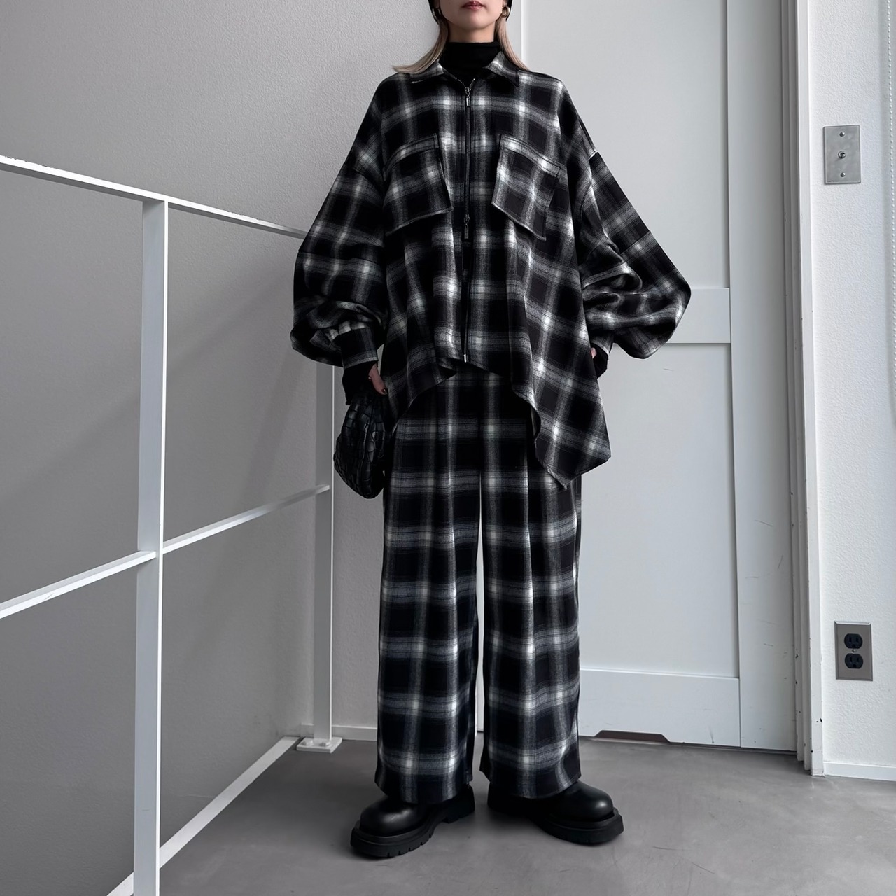 Ombre check asymmetric zip JK/black