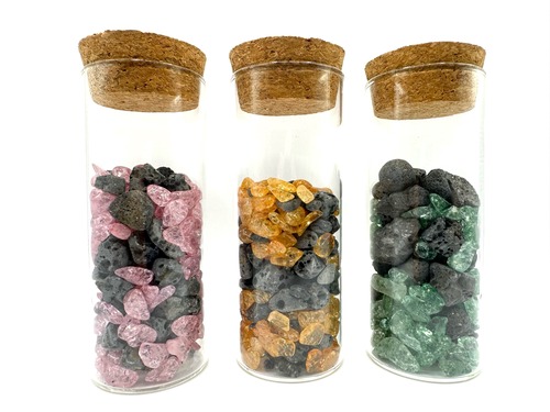 富士山溶岩石さざれとクラック水晶の小瓶（中）