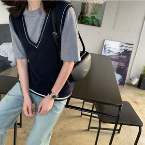 Vネックラインベスト A0330