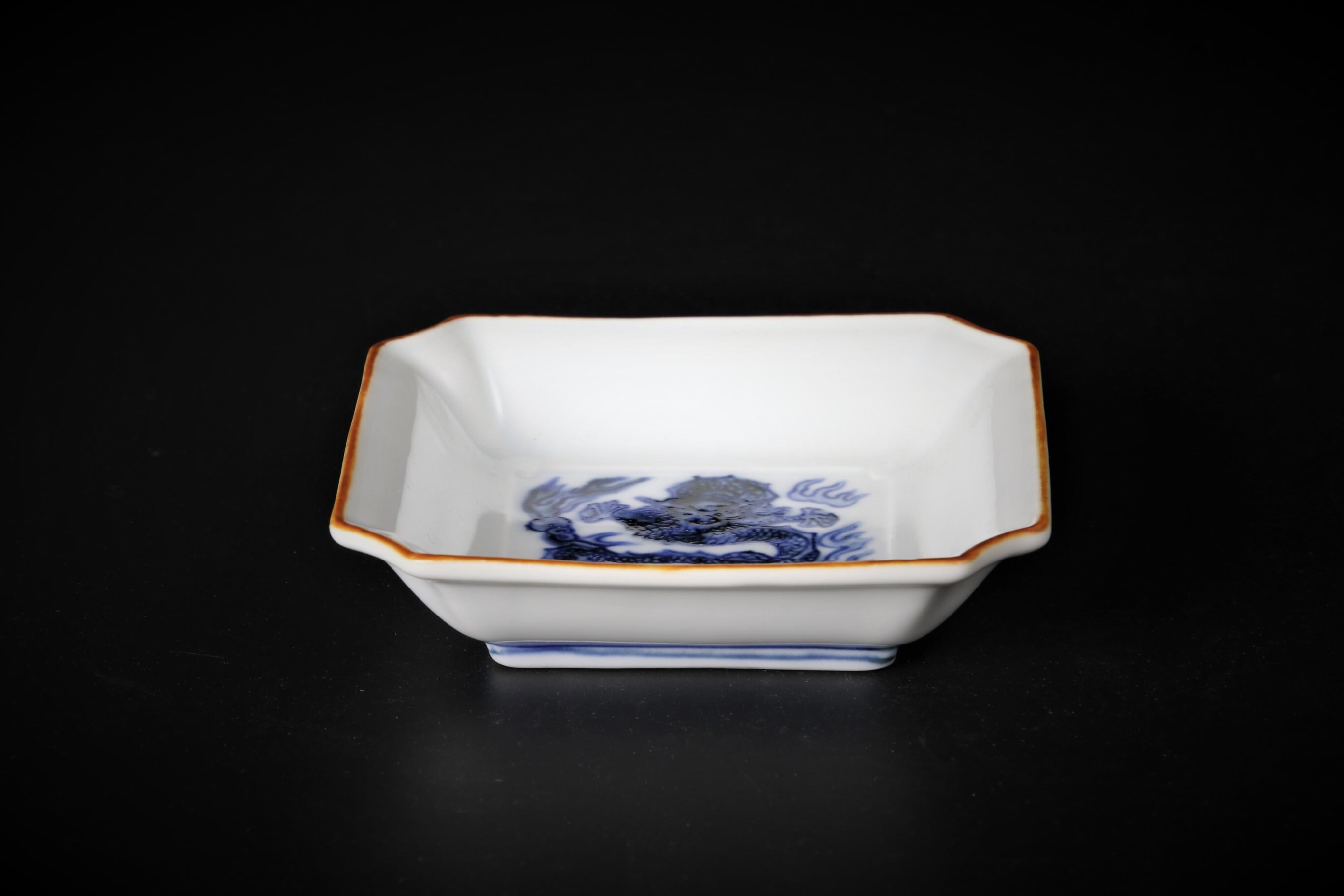 本日価格　三彩 龍文 角皿 陶器 瀬戸焼 藍三彩 角皿 径22cm 1100ml 日本製 陶器 電子レンジ対応 皿 盛
