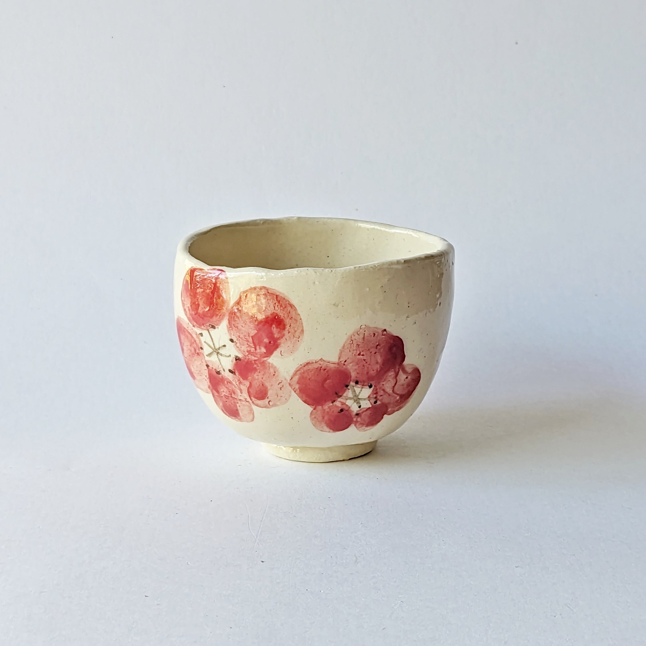 ☆即納可能☆ 手のひらサイズの愛らしさ。梅の花おちょこ A | しののめラボ