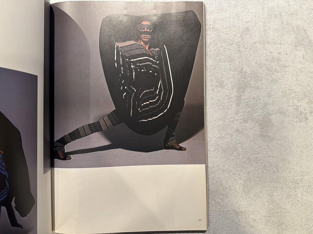 VF399】【FIRST EDITION】三宅一生の発想と展開 /visual book