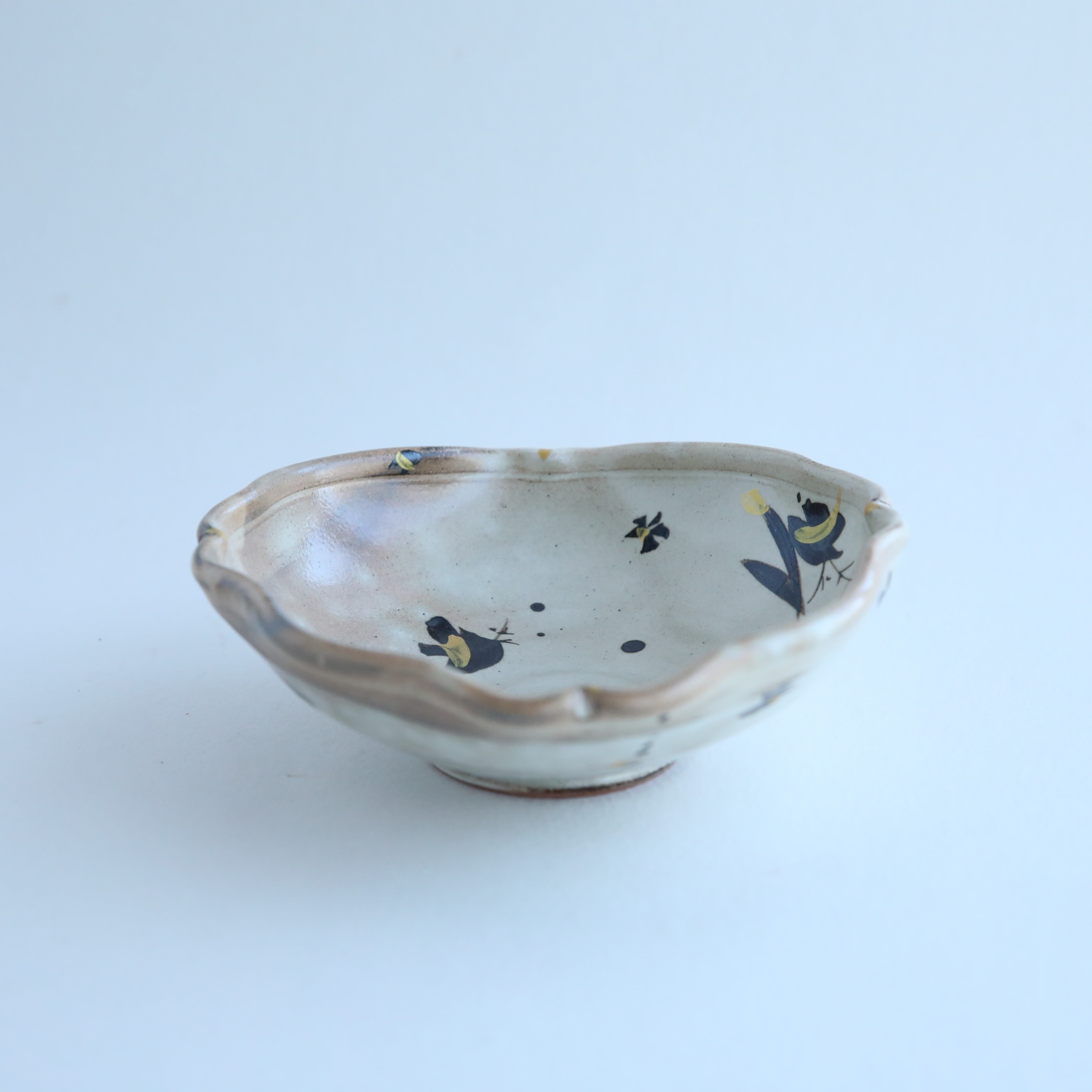 粉引き 金彩千鳥 貝鉢M | 武山窯の美味しいうつわ