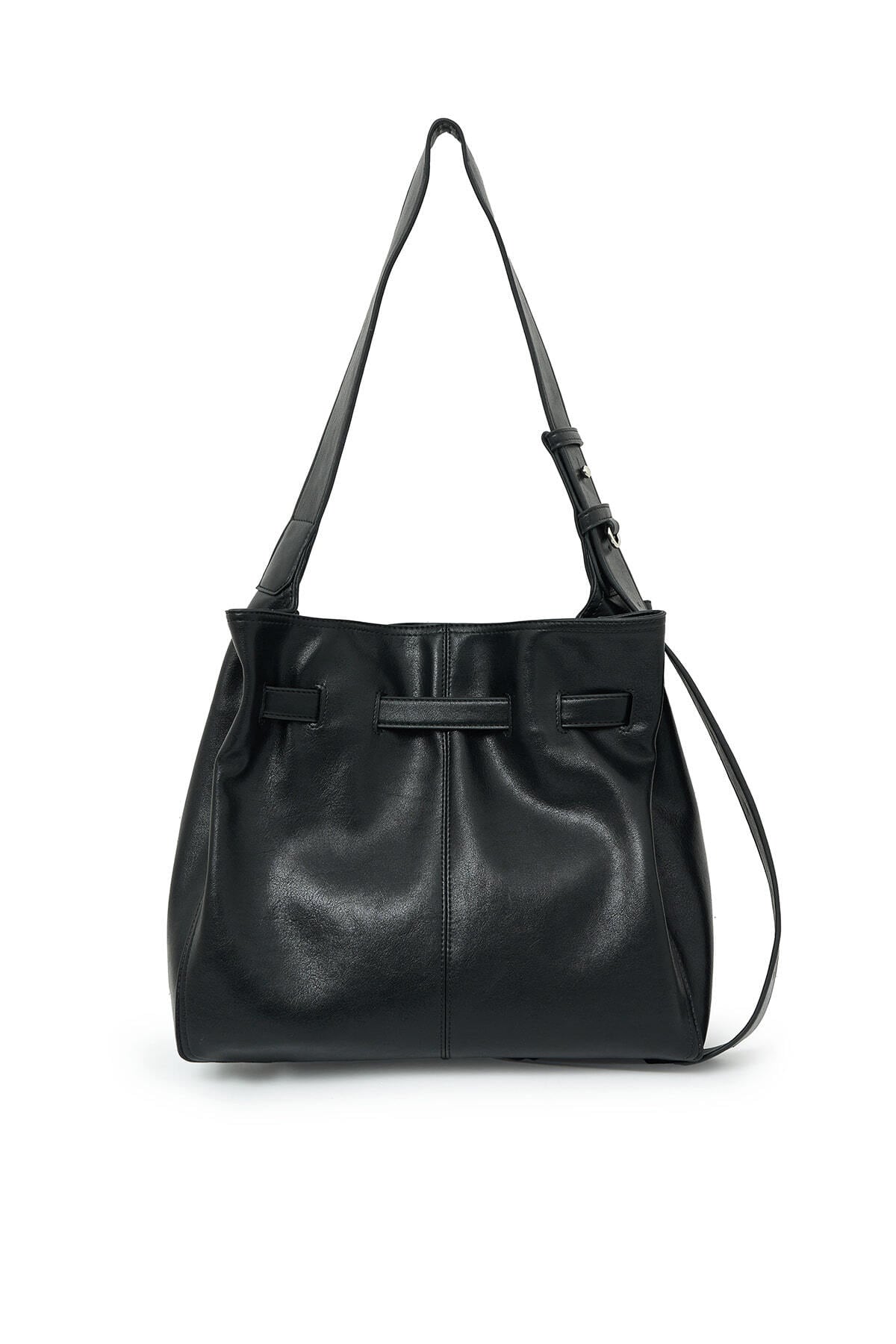 Matin Kim] BELTED VOLUNN MID BUCKET BAG IN BLACK 正規品 韓国