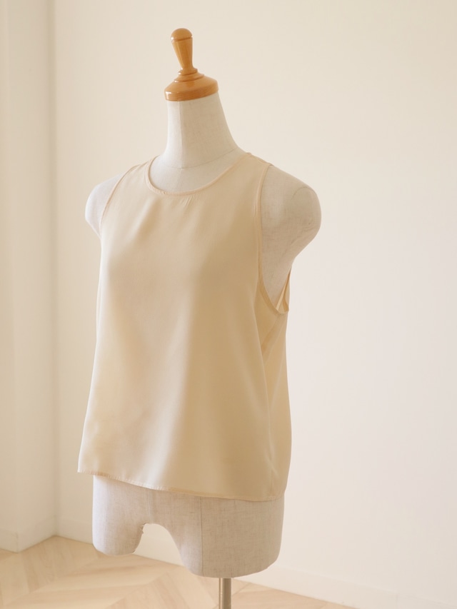 ●made in ITALY silk 100% sleeveless top