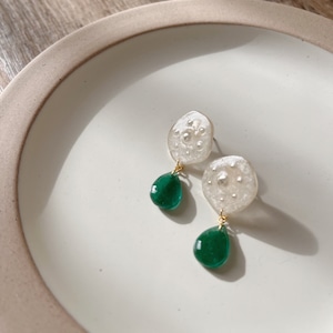 【5月 誕生石カラー エメラルド】バースデーカラードロップピアス・イヤリング