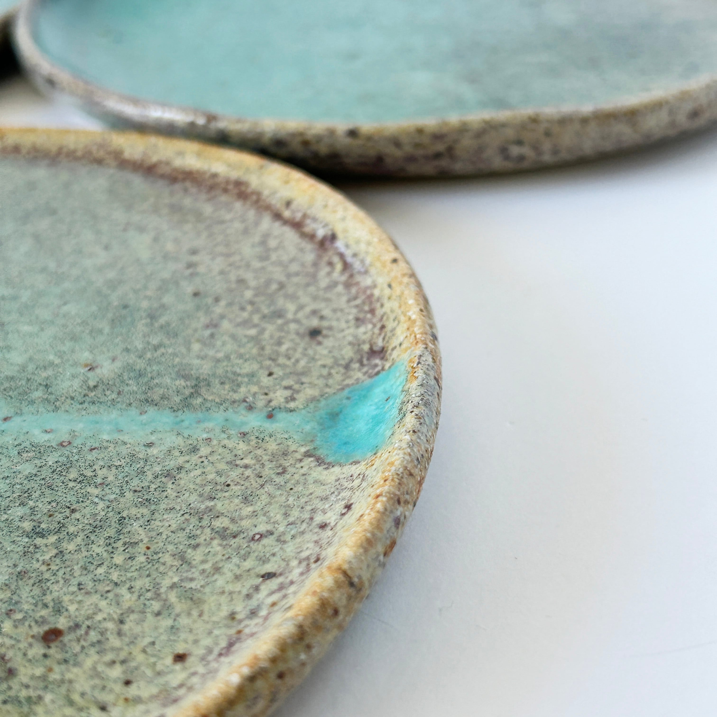 陶器 平皿 ケーキ皿 ターコイズブルー | le mum online shop