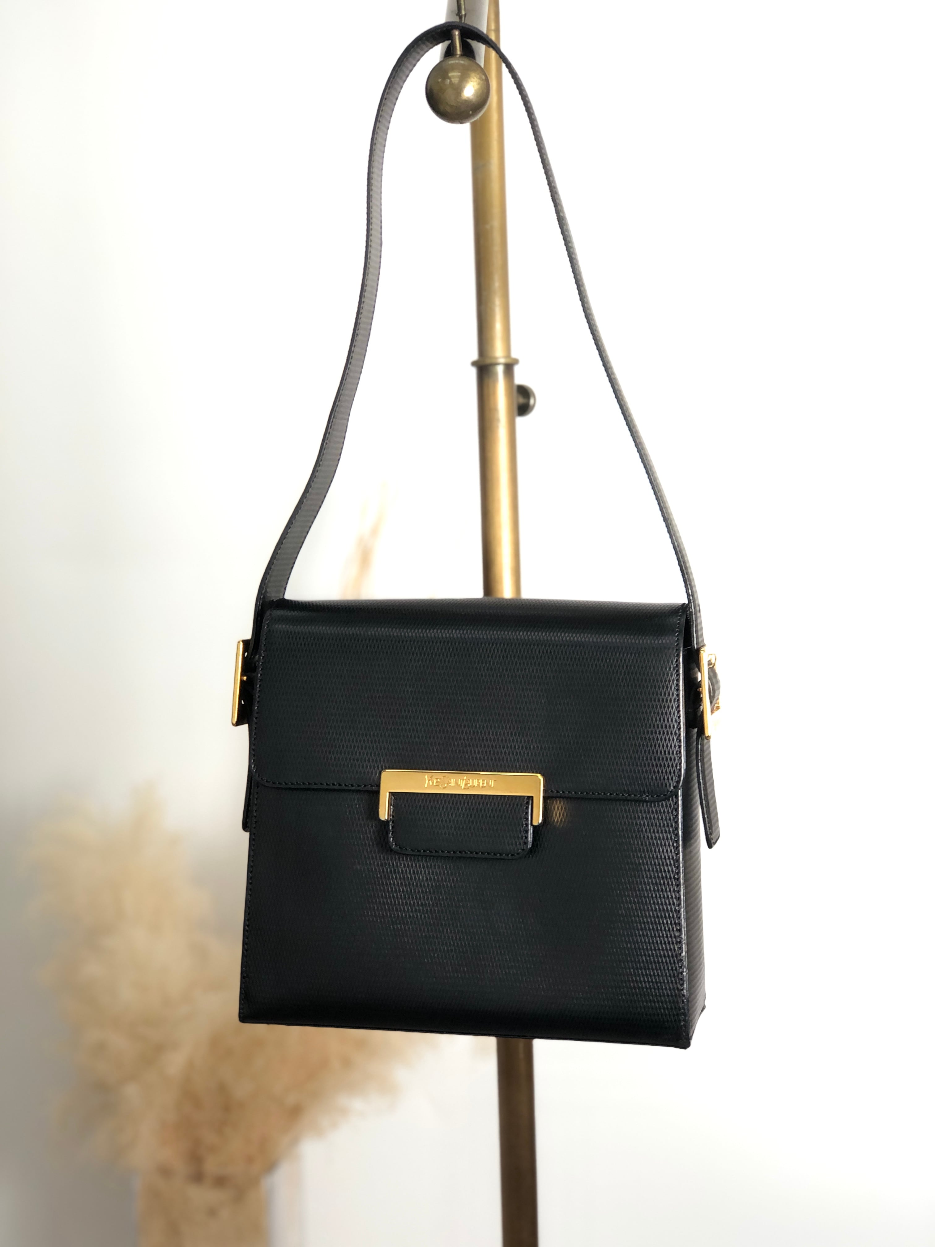 イヴサンローラン　モンバサ　ヴィンテージ　TomFord　レザー　セミショルダー Yves Saint Laurent イヴ・サンローラン ショルダーバッグ ブラック