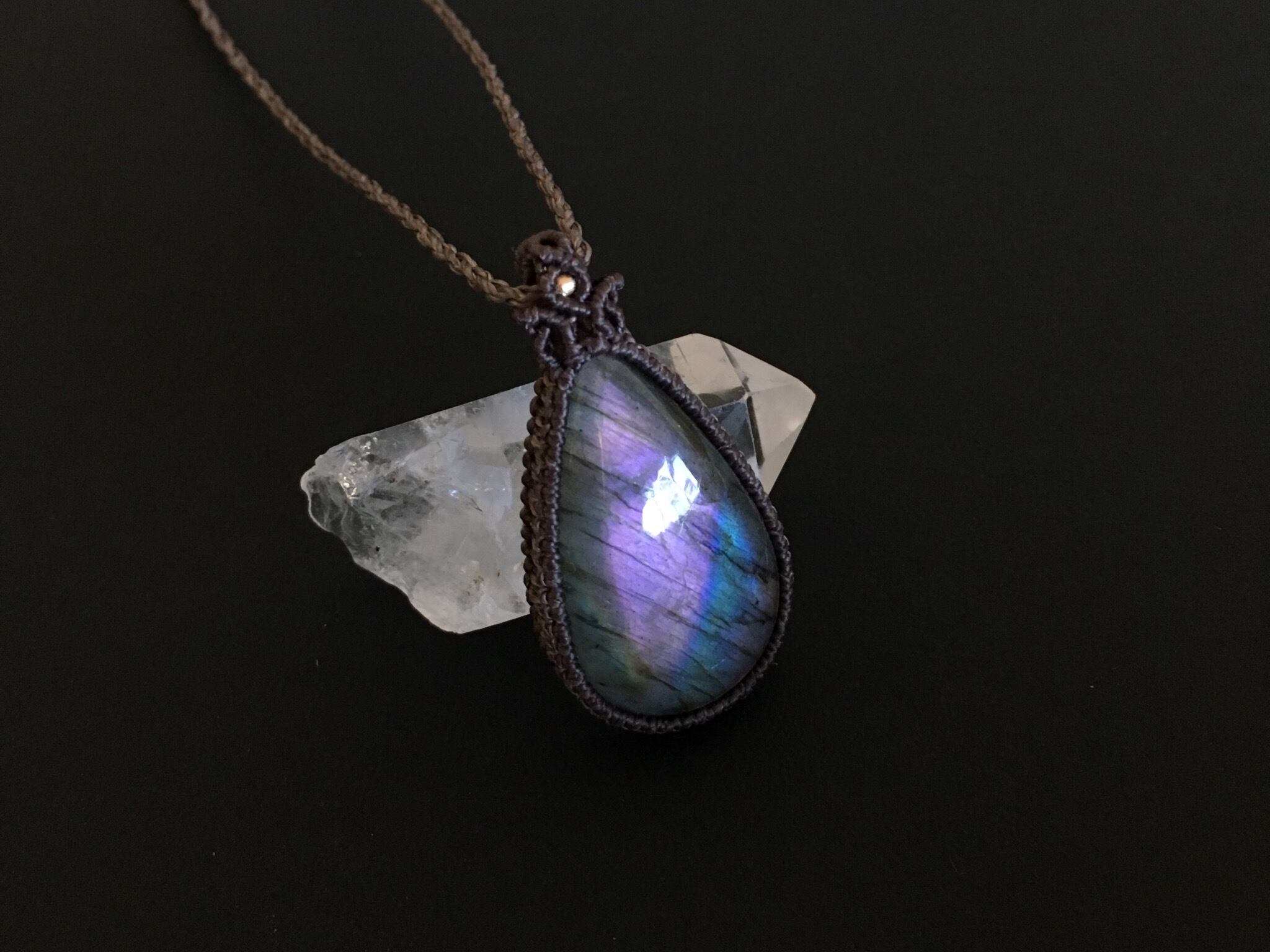 ラブラドライト macramé necklace