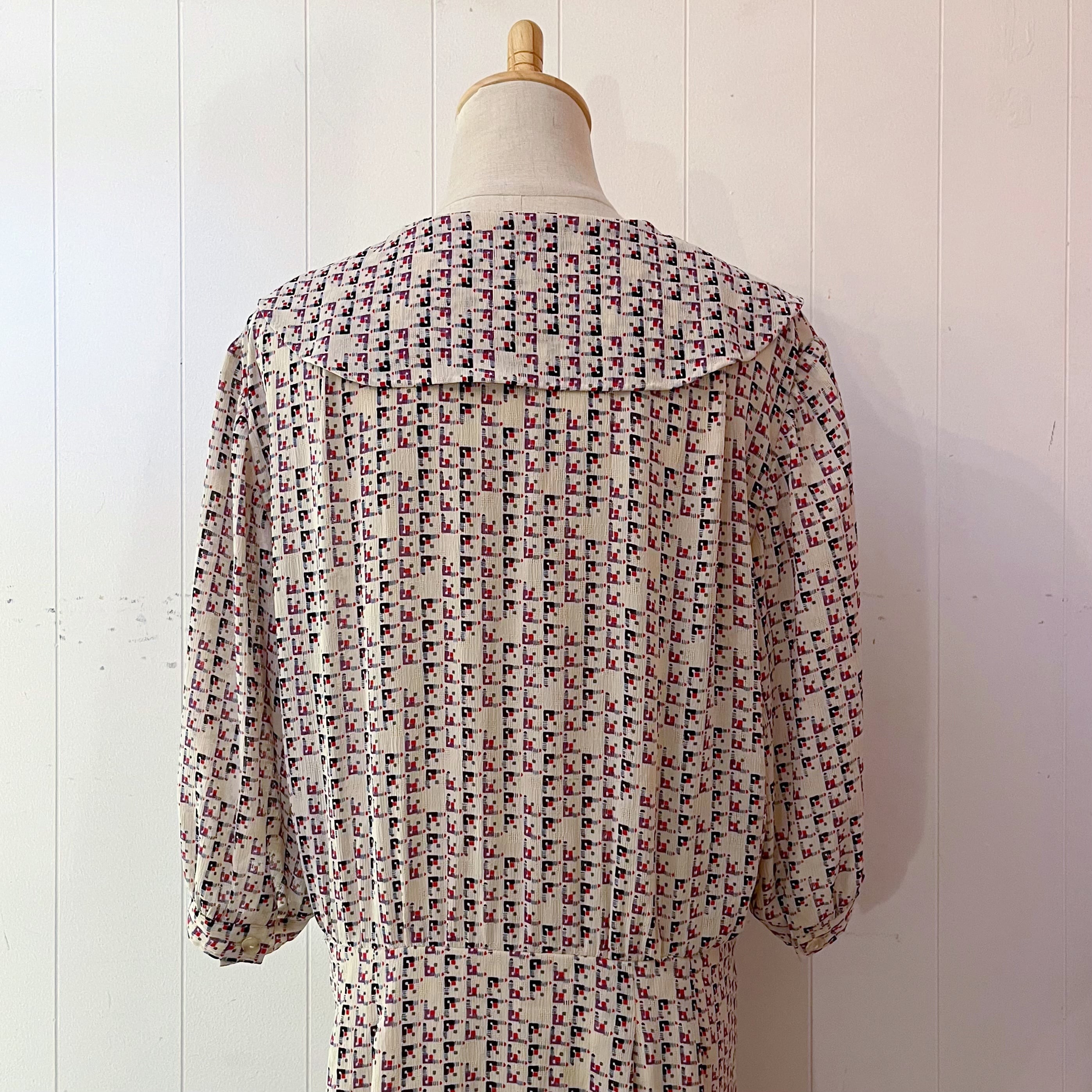 ivory mosaic pattern gather one-piece