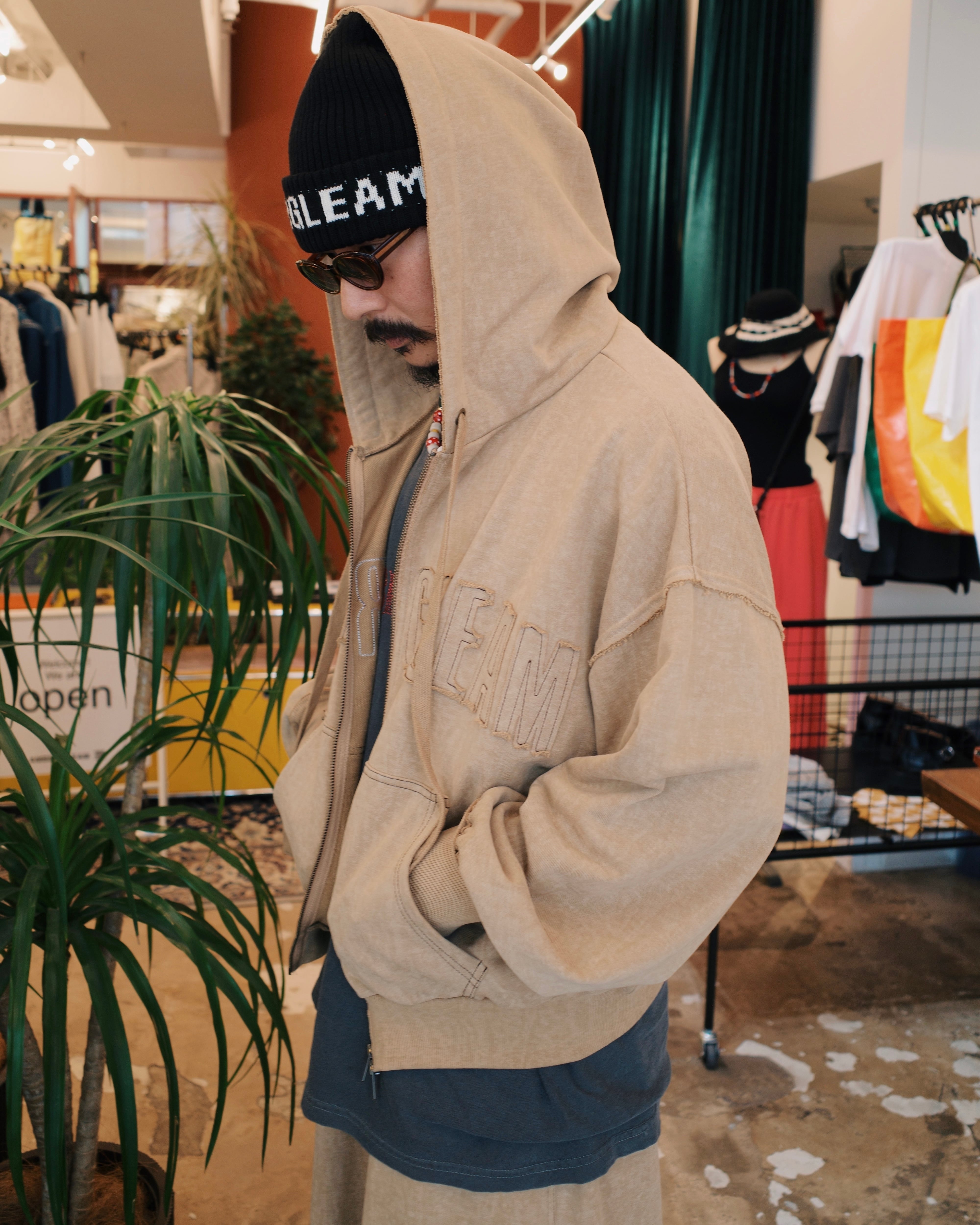 ジャーニースウェットジップアップフーディー｜チャコール | AMBERGLEAM