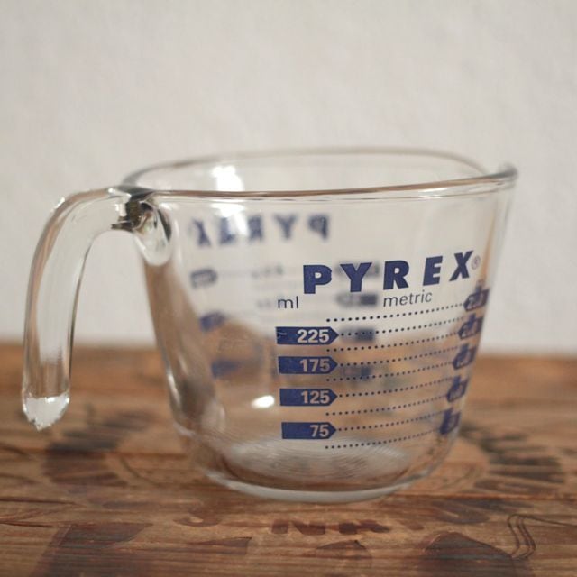 PYREX メジャーカップ 2L 青文字 キッチン・食器 PYREX メジャーカップ 2L 青文字 アメリカ製