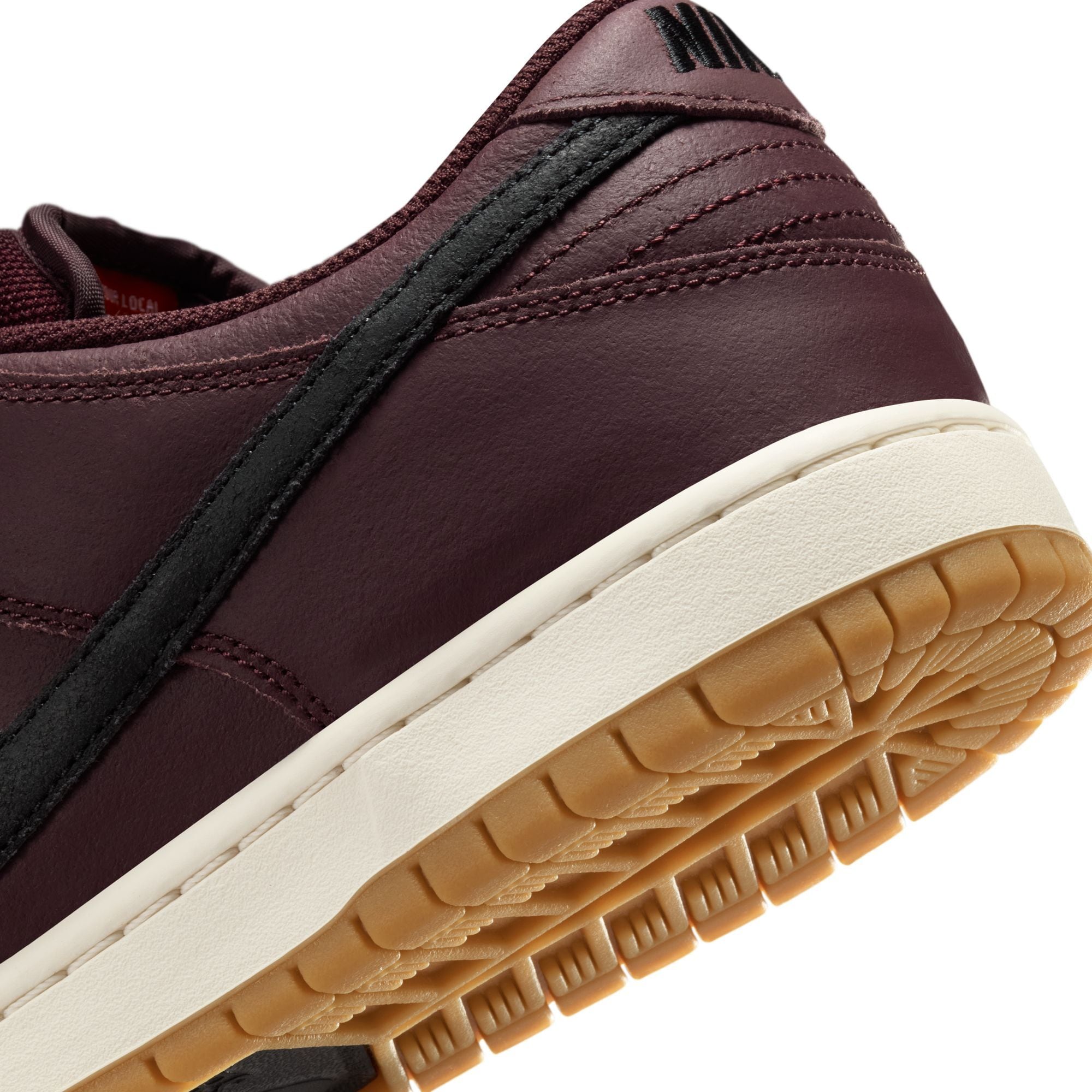 スケートショップ限定カラー！NIKE SB DUNK LOW PRO ISO BURGUNDY