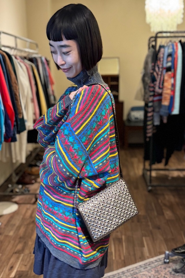 パンチングショルダーバッグ