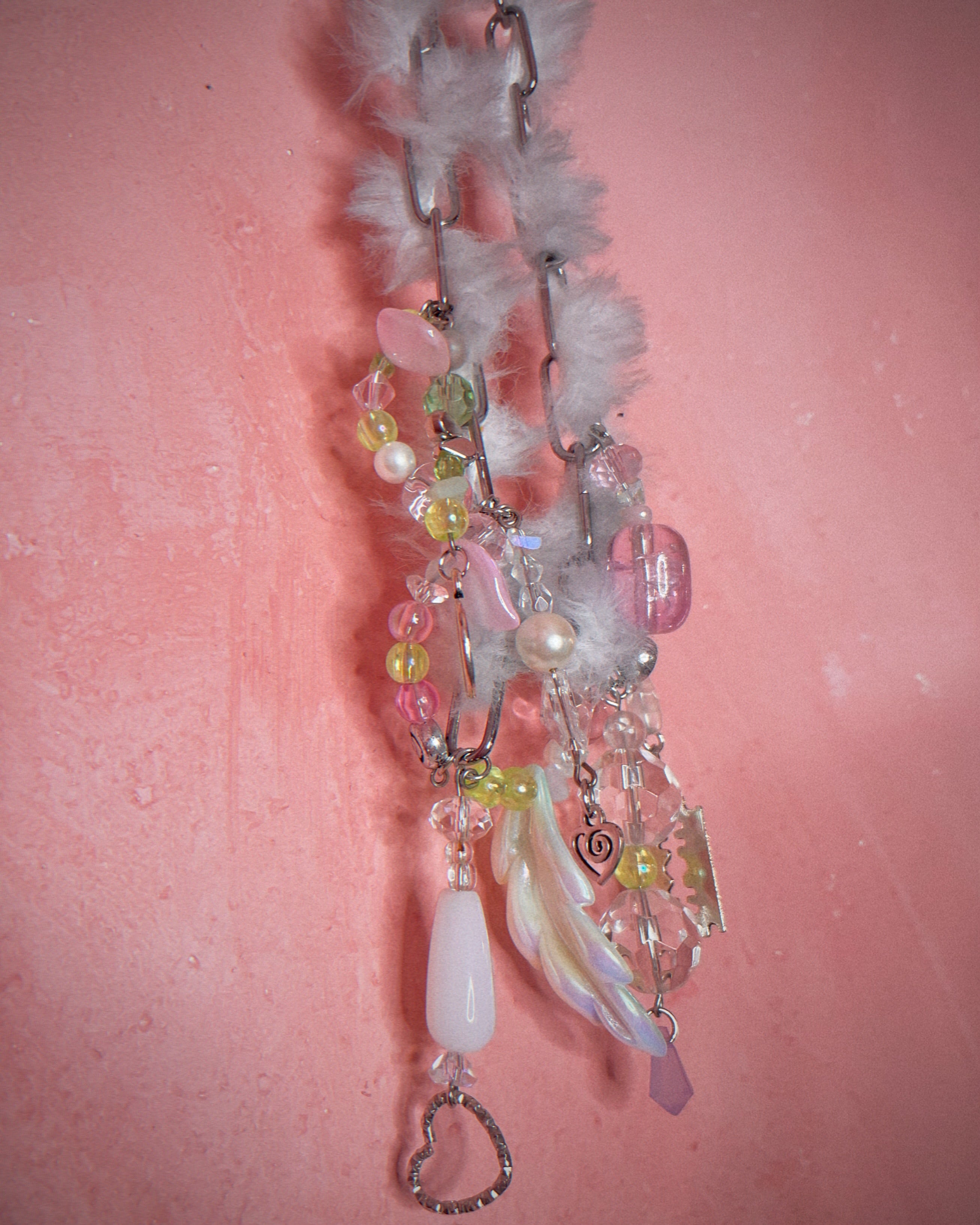 Chunky Charm Necklace 〈White fur/pink/green〉