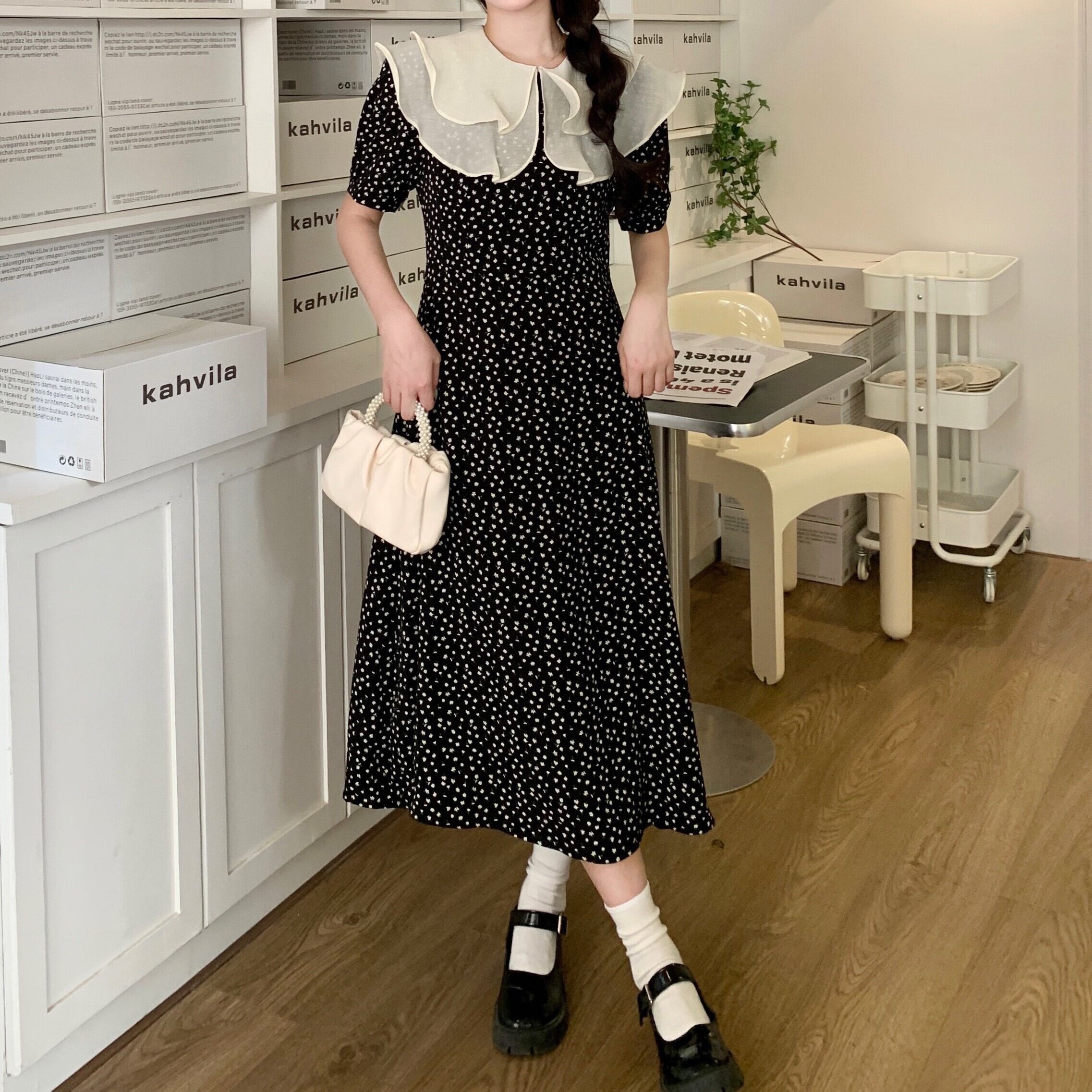 ワンピース レディース ミディアム丈 半袖 ビッグカラー シフォン かわいい 大人可愛い きれいめ 上品 エレガント 清楚 フェミニン おしゃれ お洒落 綺麗 お嬢様 おとな ナチュラル こなれ感 ラブリー キュート ガーリー レトロ ロマンチック 抜け感 華やか 主役級 存在感 花柄 小花柄 フラワー OL 通勤 学生 通学 デート お出かけ 女子会 カフェ巡り 街歩き お買い物 M L XL 2XL 3XL 4XL 大きいサイズ ブラック 黒 夏 10代 20代 30代 韓国 韓国系 着回し 送料無料