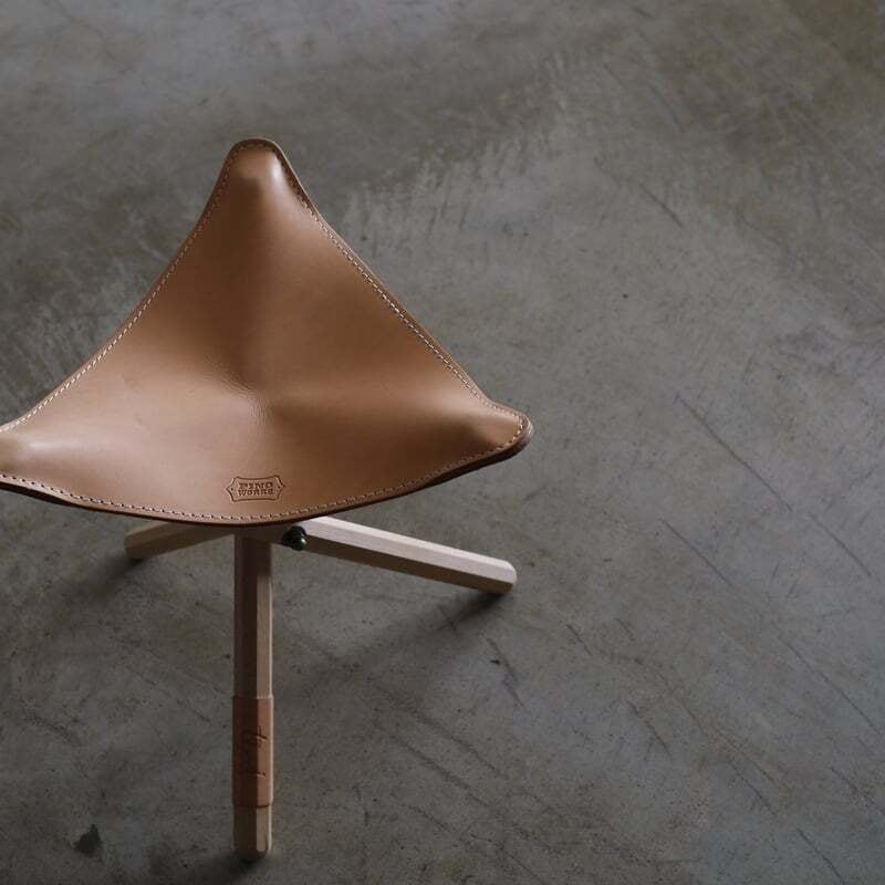 DAIS×PW PICNIC LEATHER STOOL | OLIVE OUTDOOR EQUIPMENT